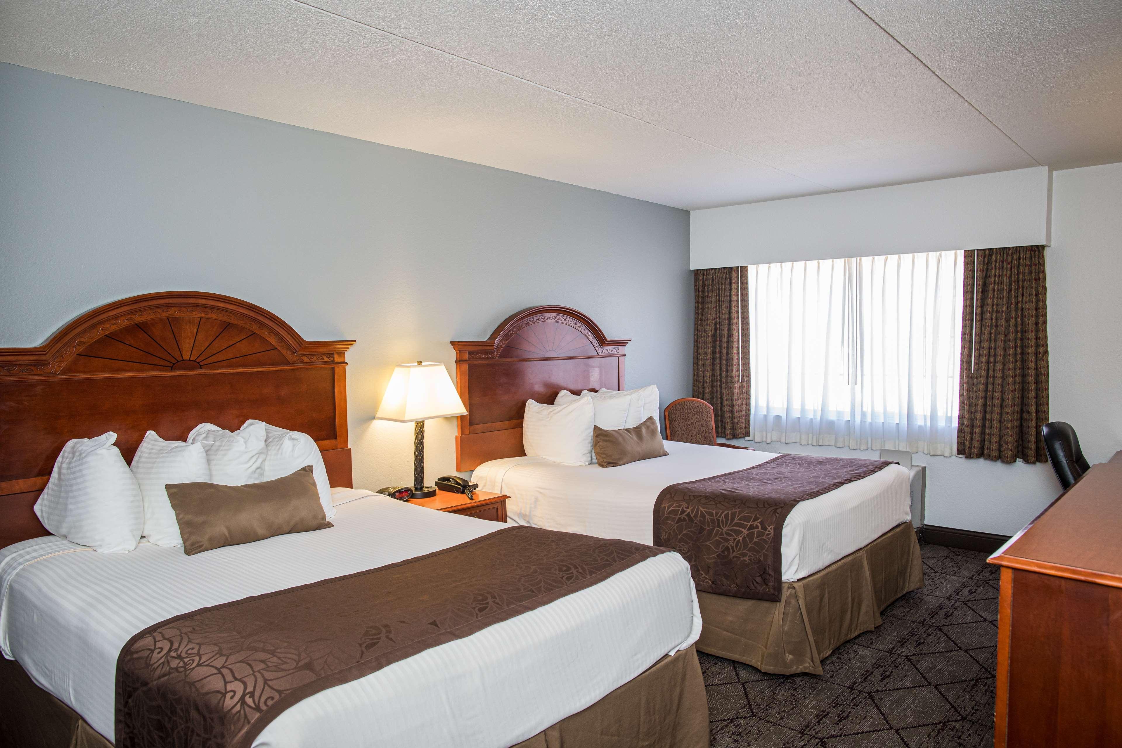 Best Western Plus Longbranch Hotel & Convention Center Cedar Rapids Exterior foto