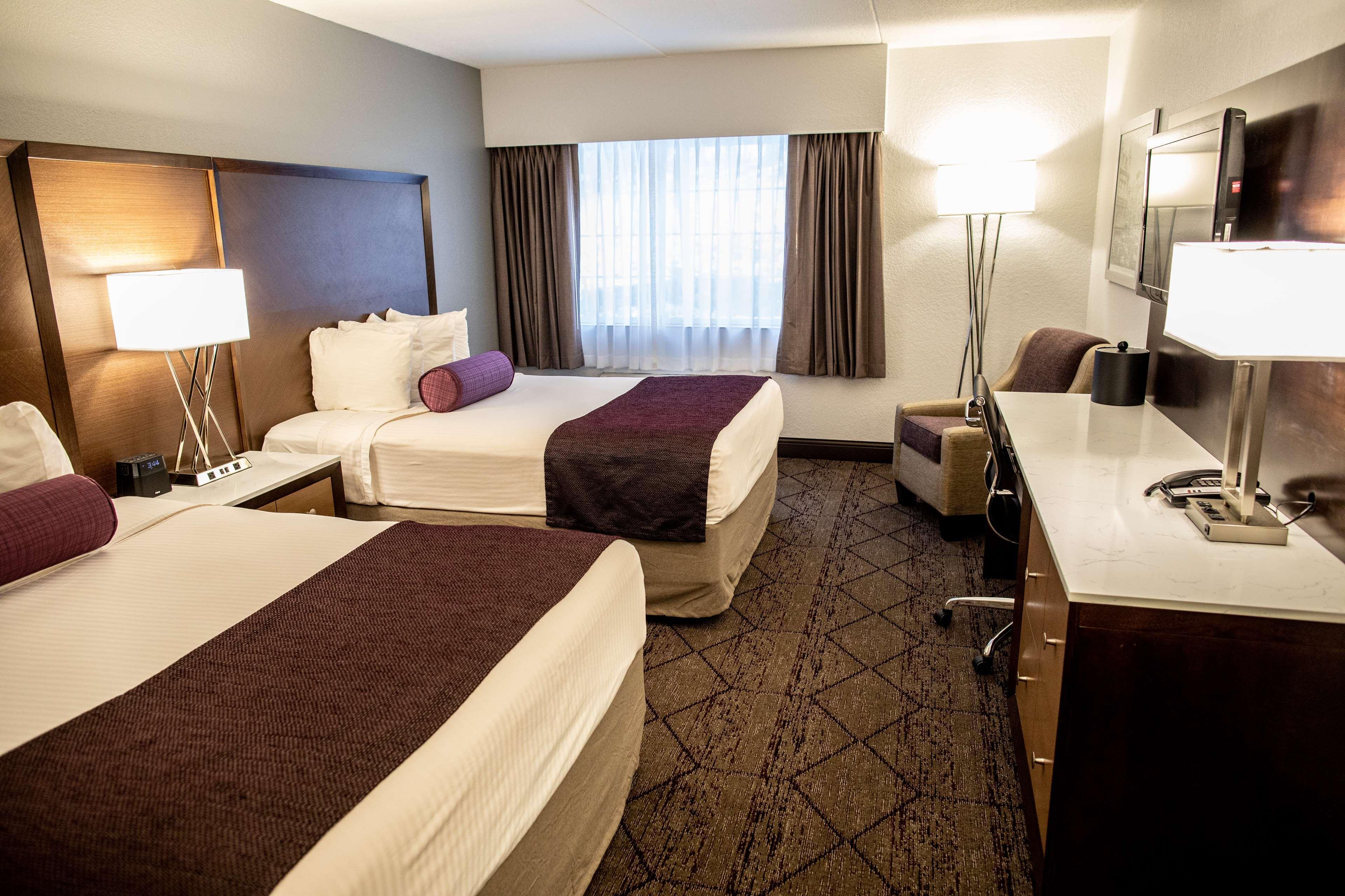 Best Western Plus Longbranch Hotel & Convention Center Cedar Rapids Exterior foto