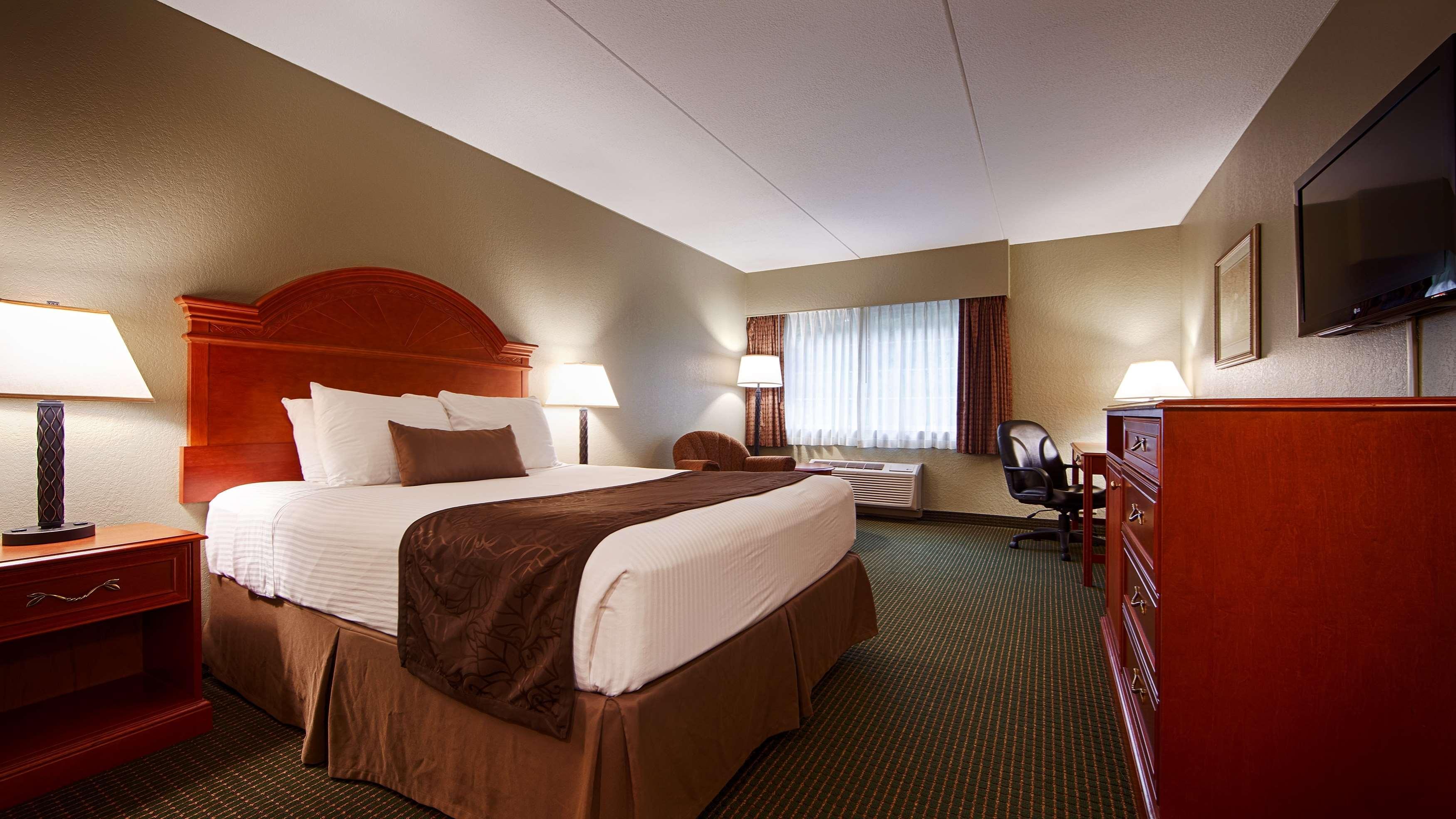 Best Western Plus Longbranch Hotel & Convention Center Cedar Rapids Exterior foto