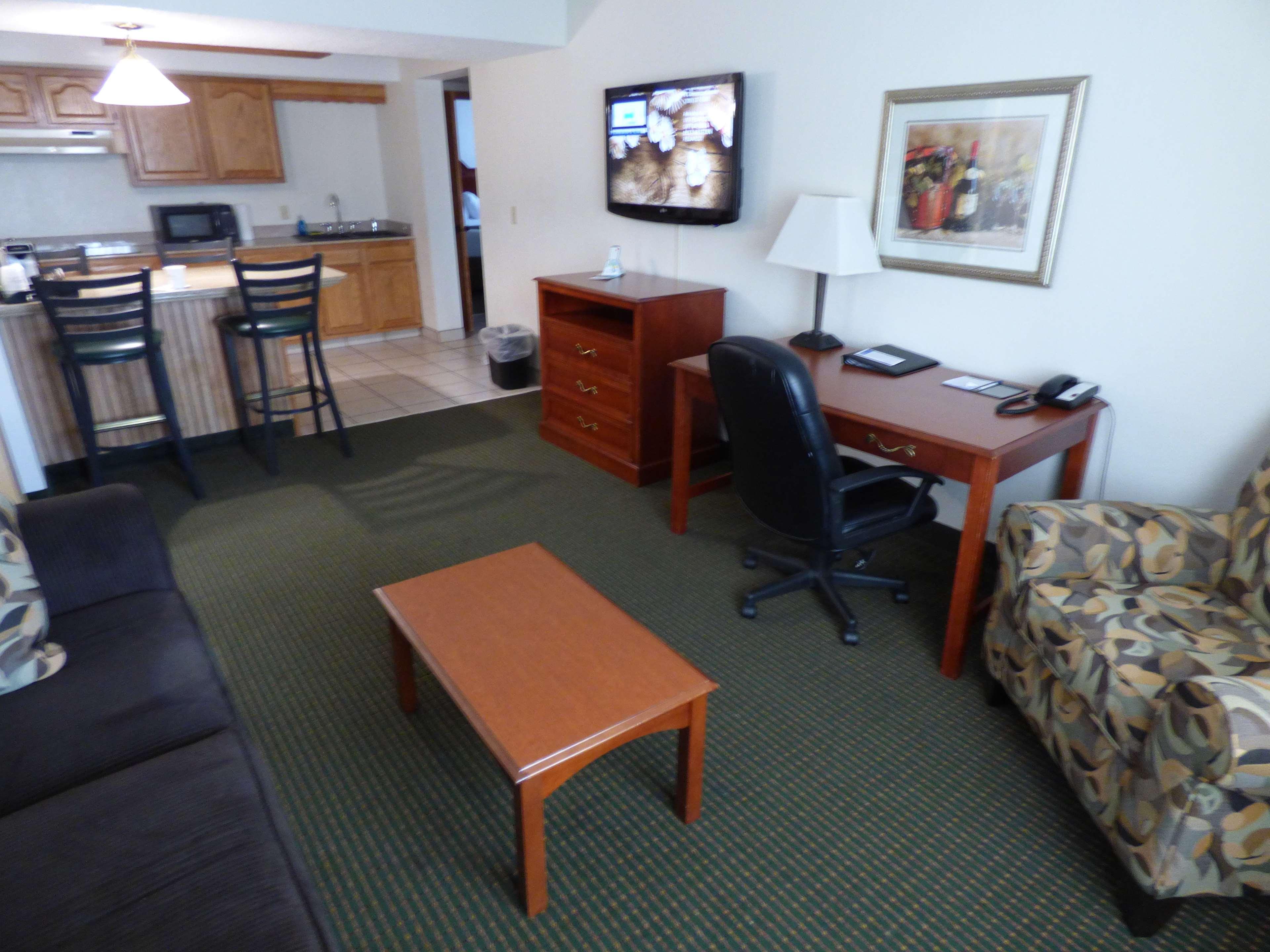 Best Western Plus Longbranch Hotel & Convention Center Cedar Rapids Exterior foto