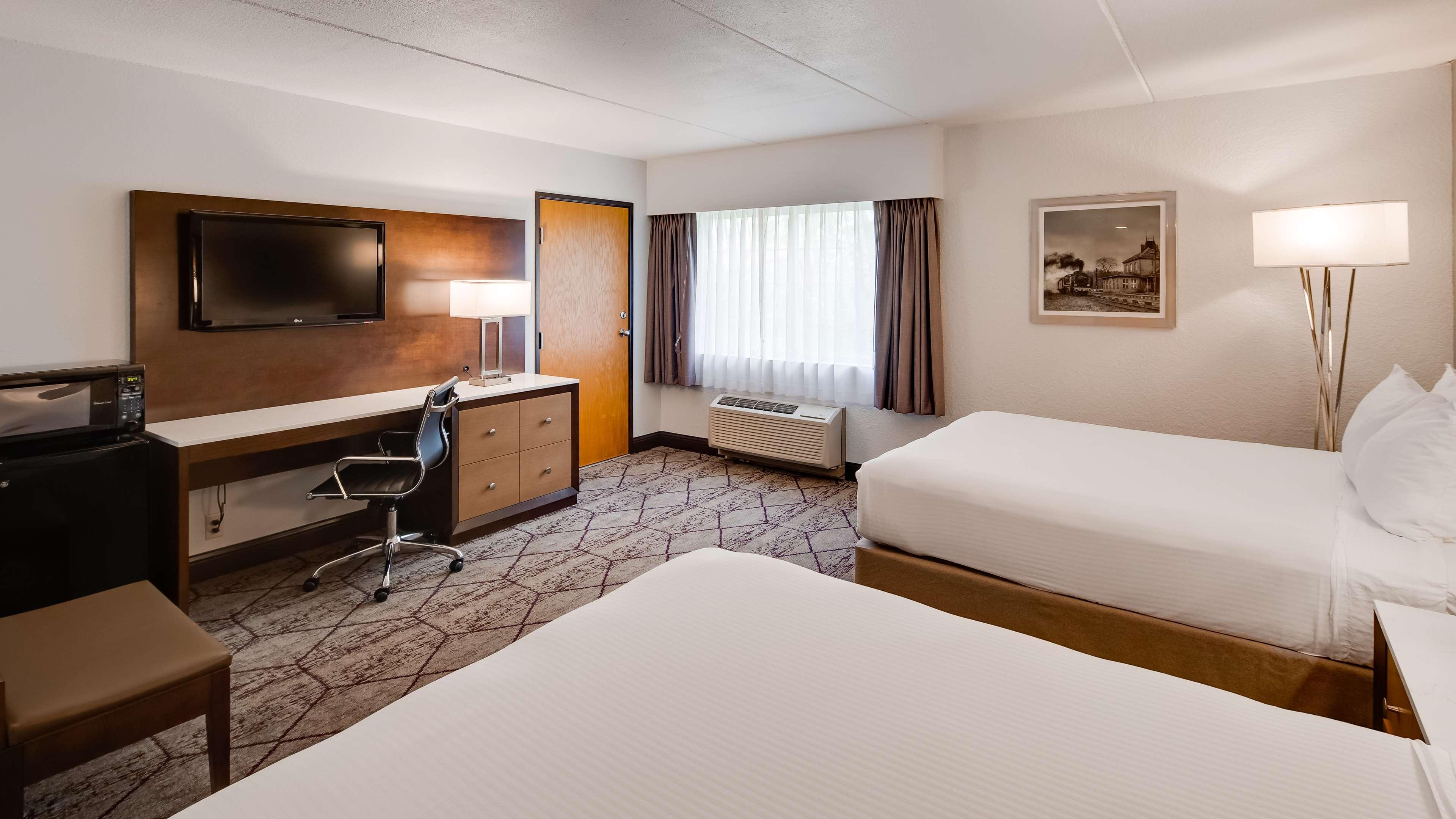 Best Western Plus Longbranch Hotel & Convention Center Cedar Rapids Exterior foto