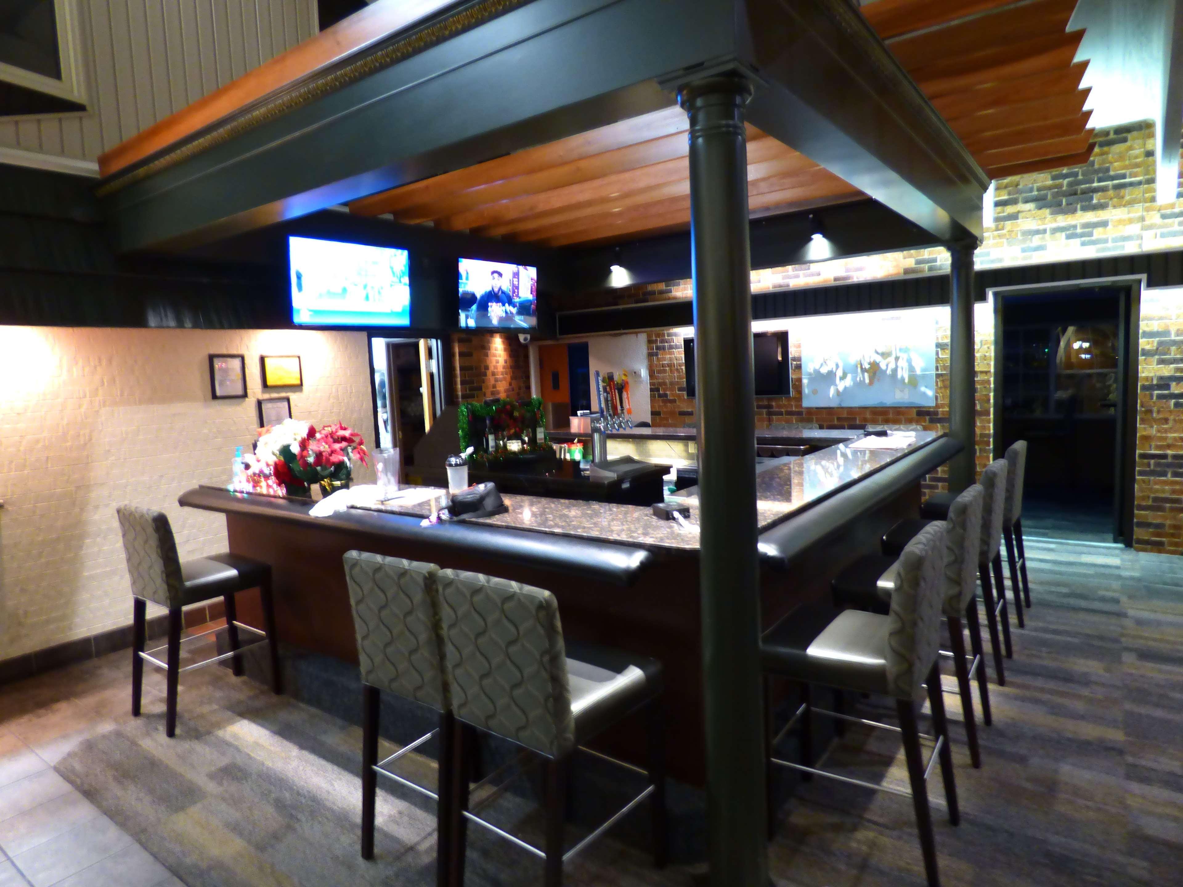 Best Western Plus Longbranch Hotel & Convention Center Cedar Rapids Exterior foto