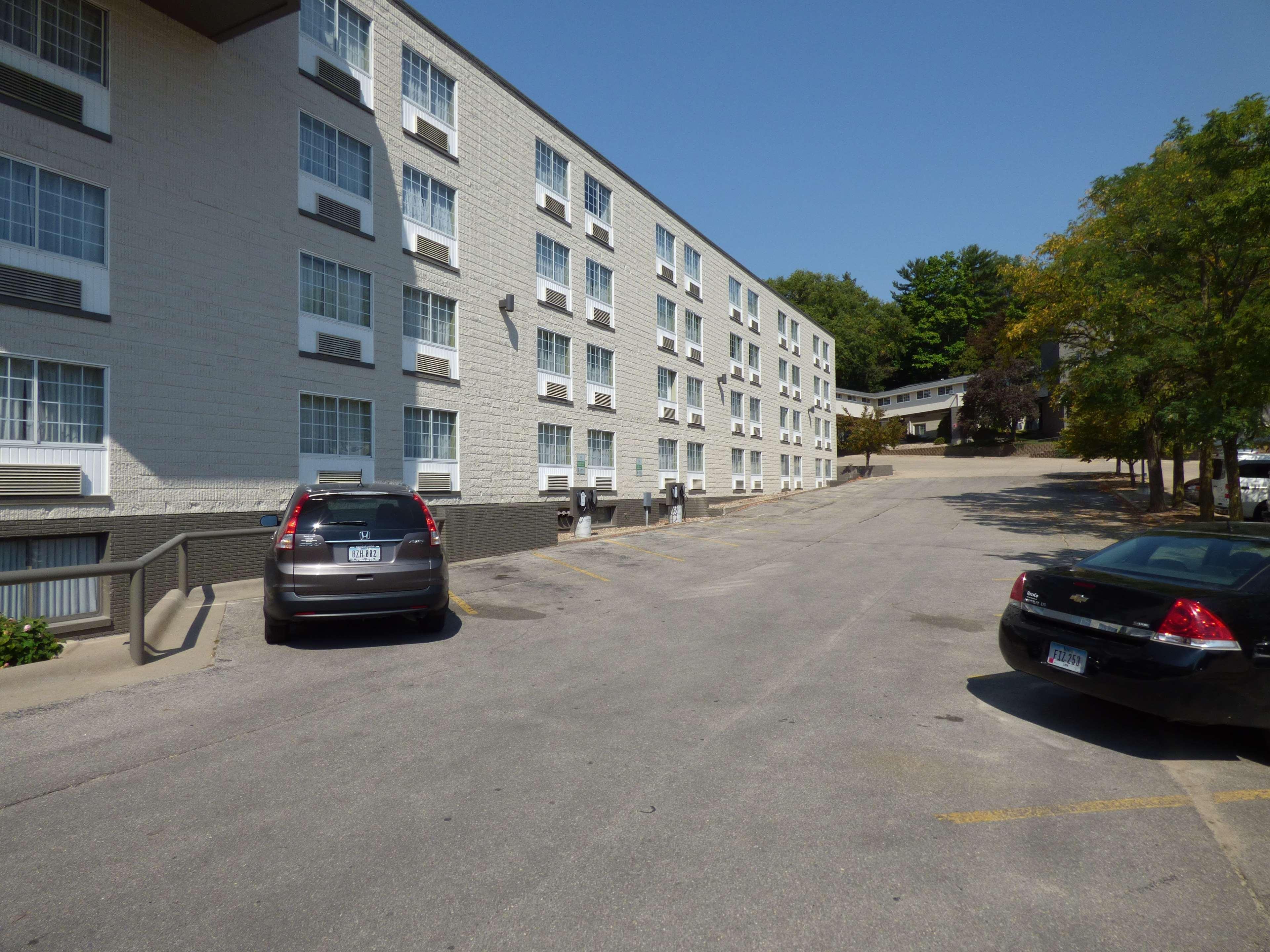 Best Western Plus Longbranch Hotel & Convention Center Cedar Rapids Exterior foto