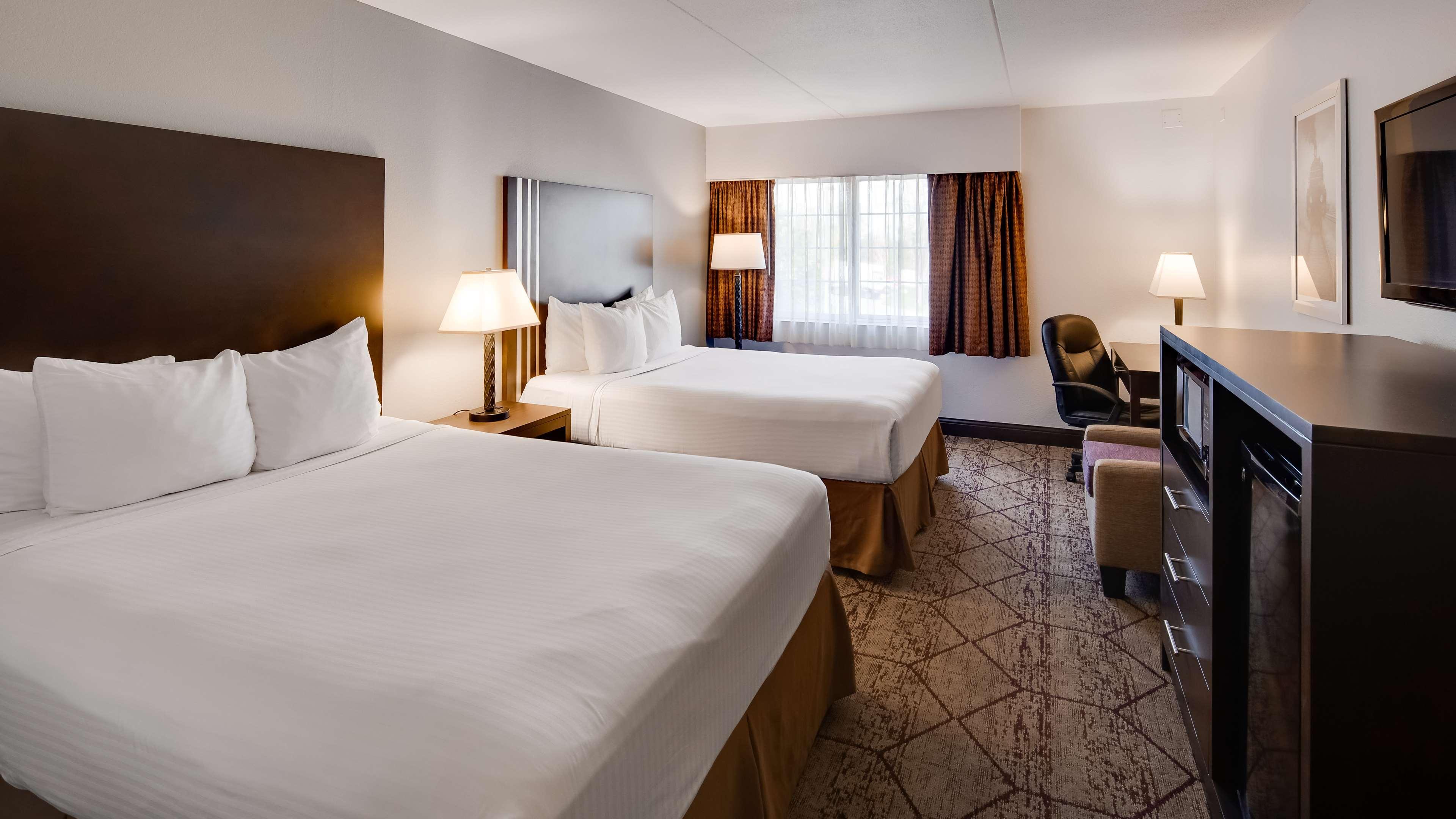 Best Western Plus Longbranch Hotel & Convention Center Cedar Rapids Exterior foto