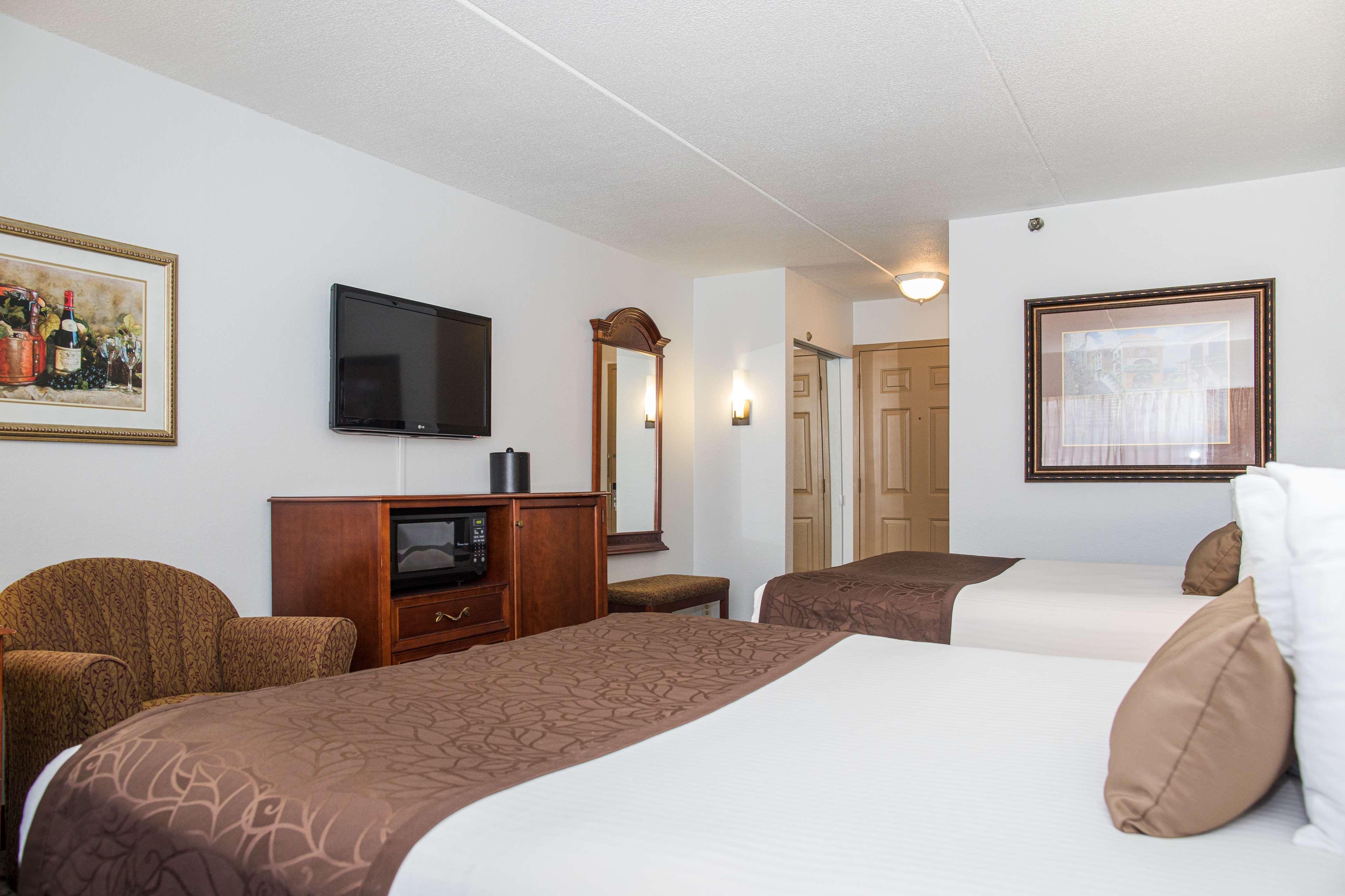 Best Western Plus Longbranch Hotel & Convention Center Cedar Rapids Exterior foto