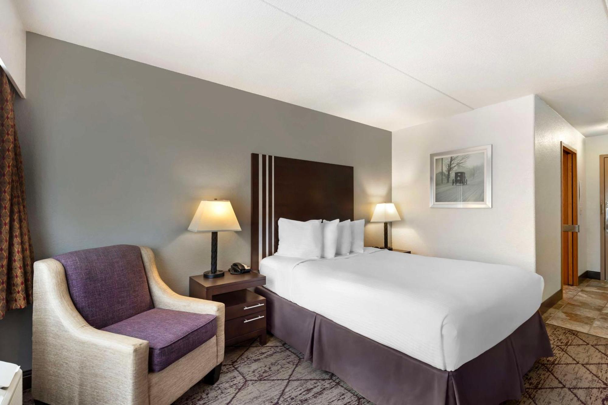 Best Western Plus Longbranch Hotel & Convention Center Cedar Rapids Exterior foto
